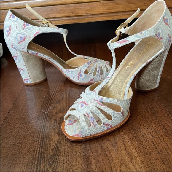Elegant Floral Women's Heels - Picture 1 of 9